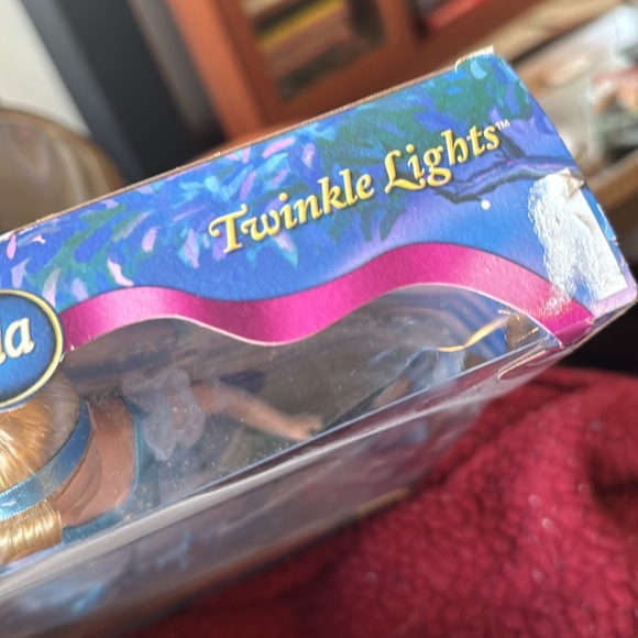 Disney Princess Enchanted Tales 2004 Doll New Cinderella twinkle lights - Picture 6 of 7